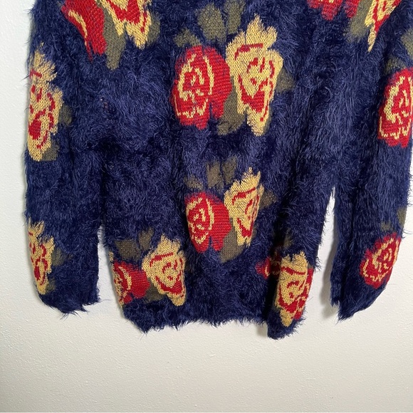 Cotton Emporium Fuzzy Crewneck Sweater Blue Rose Floral S - Picture 7 of 8